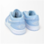 Garanta já o Air Jordan 1 Low Aluminium, um tênis feminino de couro legítimo nas cores azul bebê e branco. Com ajuste por cadarços, oferece conforto e estilo único. Seu material interno em tecido proporciona respirabilidade. Também conhecido como UNC ou U