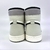 O Air Jordan 1 High x Gore-Tex Light Bone é um tênis masculino que une estilo e funcionalidade. Com uma paleta de cores em cinza, branco e preto, esse modelo possui um design moderno e versátil. Confeccionado em couro legítimo, camurça e tecido de alta qu