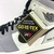 O Air Jordan 1 High x Gore-Tex Light Bone é um tênis masculino que une estilo e funcionalidade. Com uma paleta de cores em cinza, branco e preto, esse modelo possui um design moderno e versátil. Confeccionado em couro legítimo, camurça e tecido de alta qu