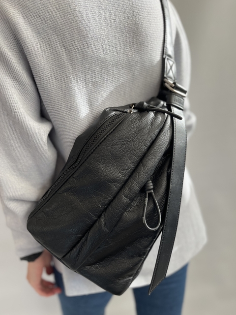 BANDOLERA CRUZADA NEGRA ECOCUERO PRUNE findeferia