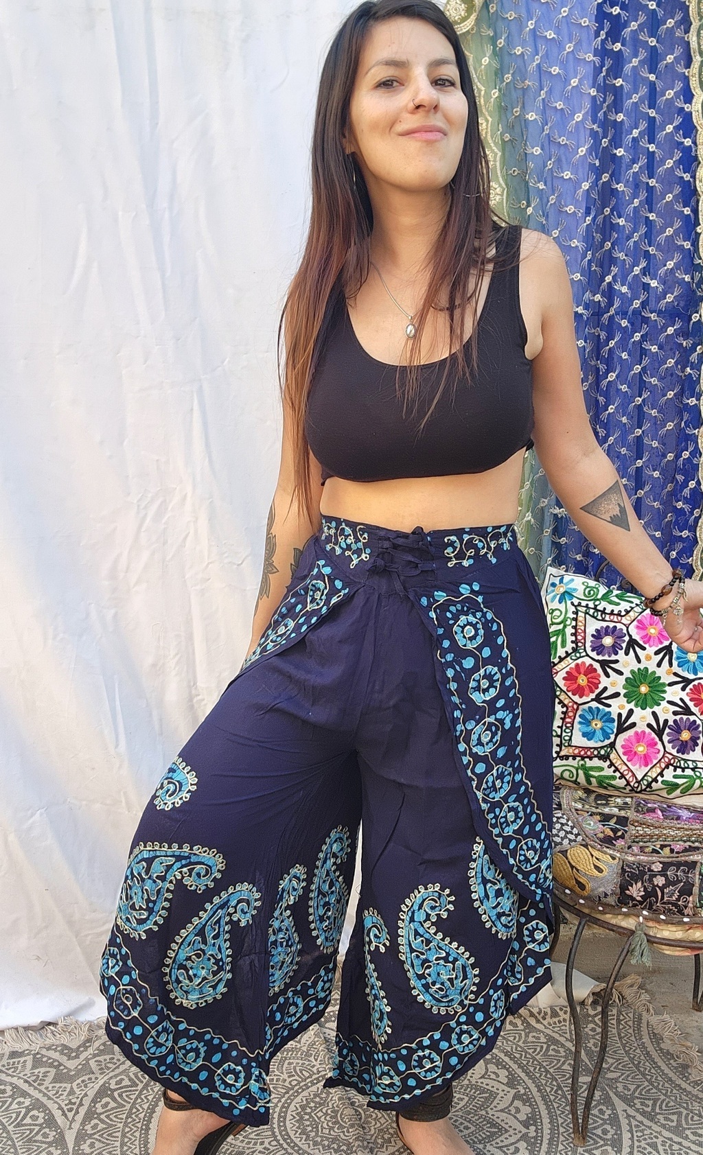 Pantalon Chiripa Bordado en v Antesha Estilo Hindu