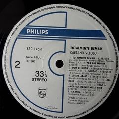 LP CAETANO VELOSO - TOTALMENTE DEMAIS (1986) - COM ENCARTE - loja online