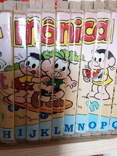 COLEÇÃO DE LIVROS TURMA DA MÔNICA DE A A Z - BAÚ DE BRINQUEDOS (24 LIVROS)