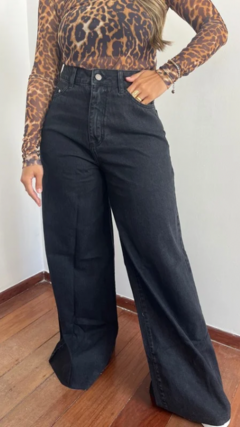 CALÇA VITORIA JEANS PANTALONA na internet