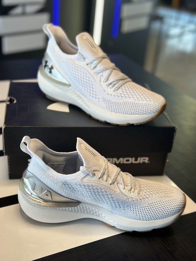 Tenis de corrida under armour sales é bom