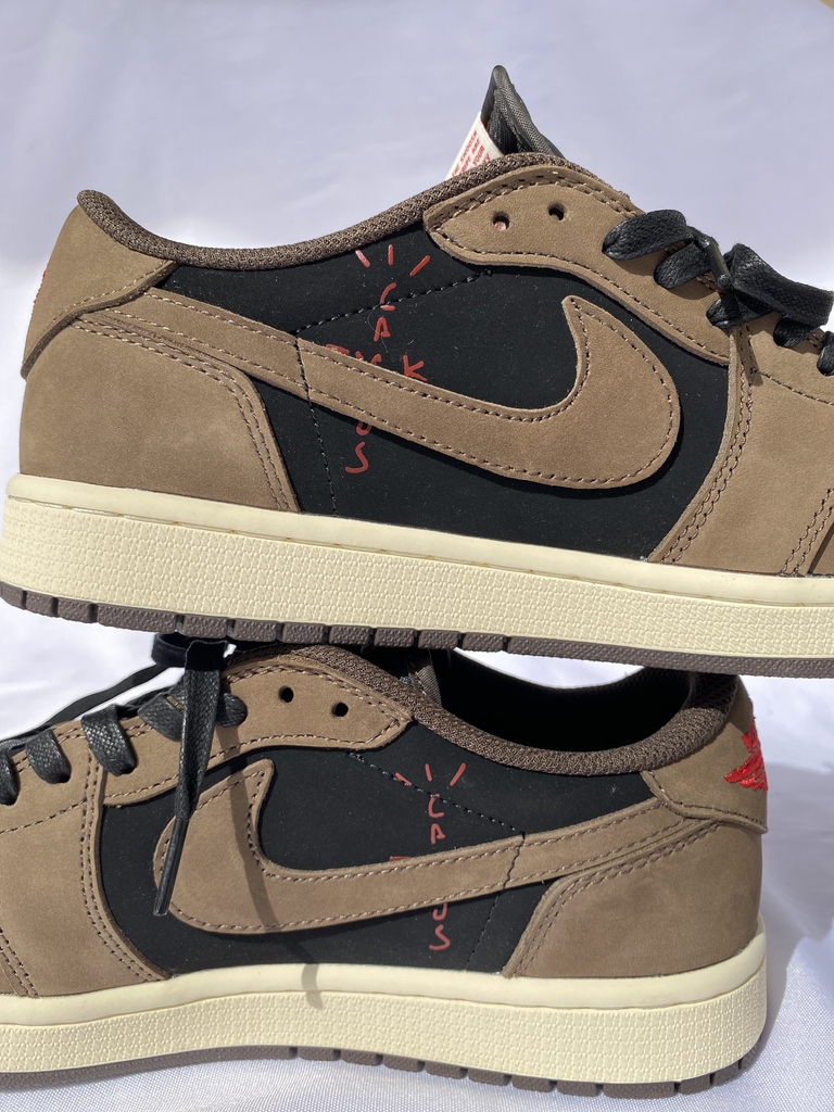 Retro 1 travis scott low sale