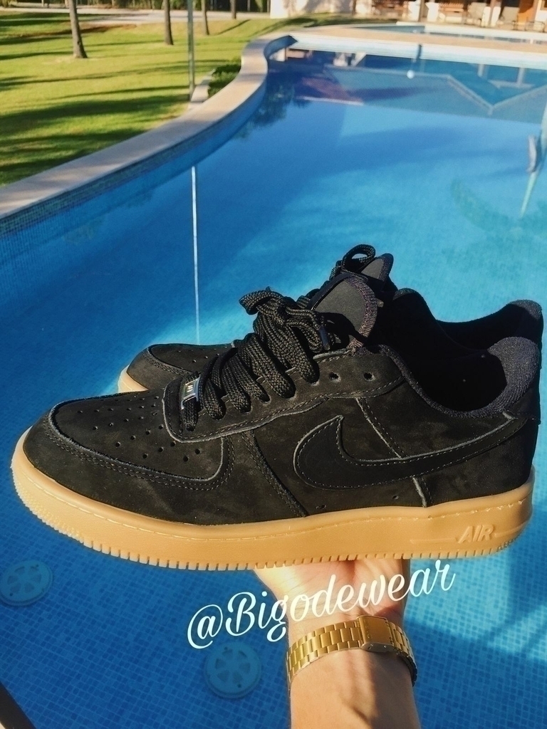 Air force one lv8 deals suede