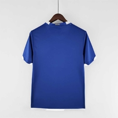 Dorso de la Camiseta suplente de la selección de fútbol de Brasil, utilizada en la temporada 2006. Color azul.