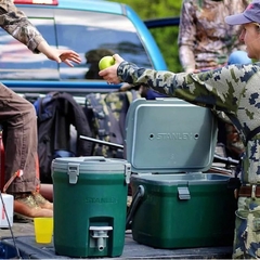 STANLEY ADVENTURE WATER JUG en internet