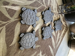 Imagen de KIT DE 2 MOLDES DE PET TORTUGAS PANEL DECORATIVO 3D PARA VACIADO DE YESO, CEMENTO, CONCRETO, HORMIGÓN O RESINA