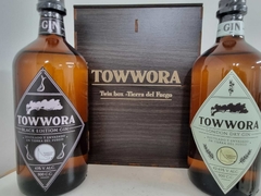 Towwora Twin Box Solo Río Grande( caja de madera con una botella de clásico y una de variedad- Calafate o Black Edition)