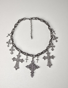 Choker de crucifixos na internet