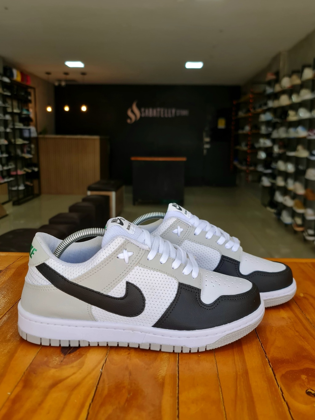 Nike sb cinza e branco hot sale