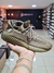 Adidas Yeezy Boost- Verde Musgo/Marrom