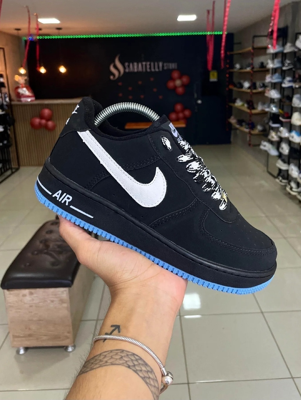 Air force preto shops com azul