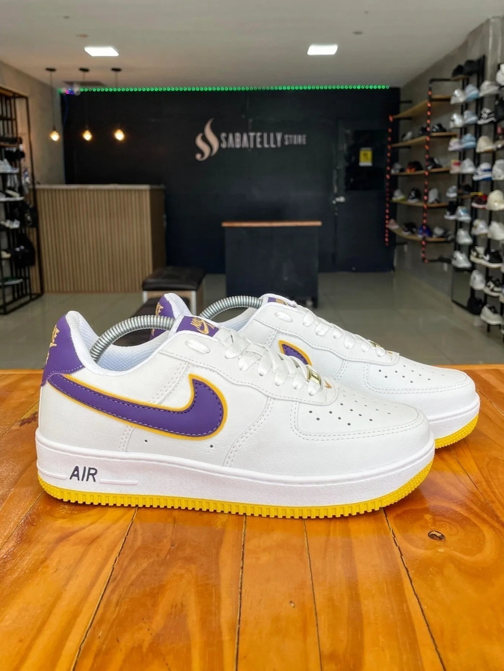 Nike Air Force Lakers UVA Branco Com roxo Amarelo