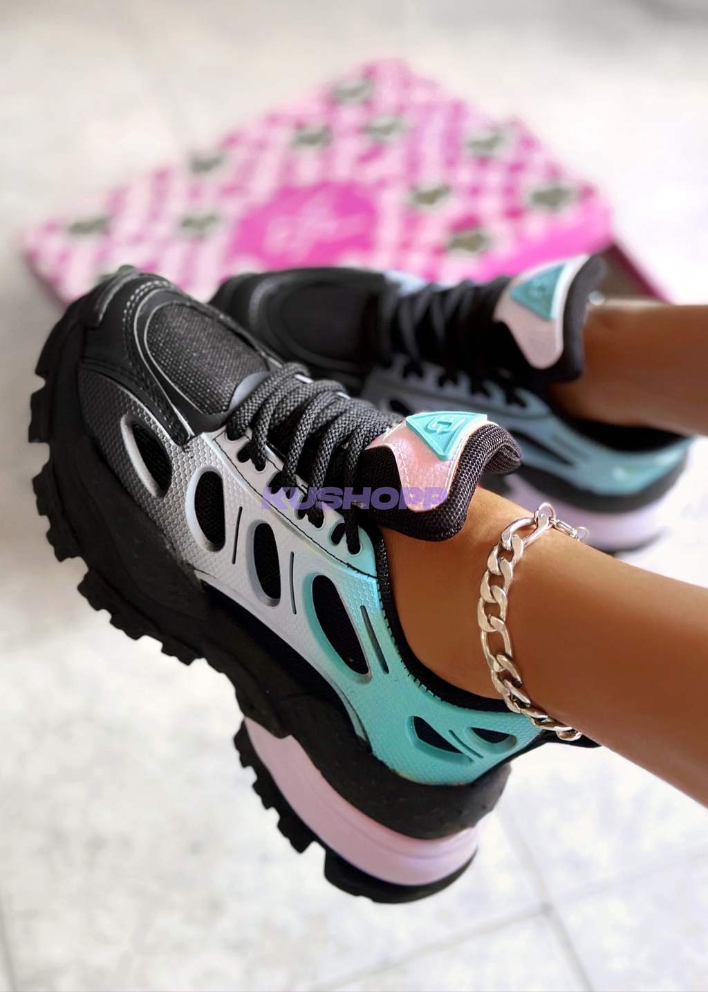 Zapatillas Gate Black Comprar en KUSHOPP