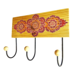 Cabideiro de parede de madeira com mandala floral 3 ganchos. - comprar online