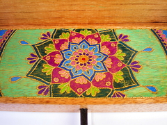 Cabideiro mandala floral com prateleira 3 ganchos SOB ENCOMENDA - Mama Gipsy