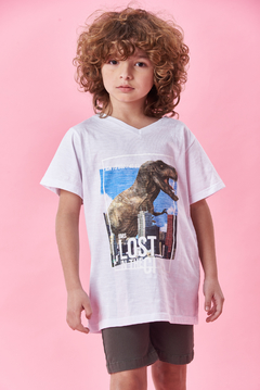 REMERA DINO ESCOTE V - comprar online