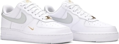 Nike Air Force 1 'White Light Silver' na internet