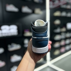 Nike Air Jordan 1 Mid 'Armory Navy' - A22 SNEAKERS  | Loja Online de Sneakers 