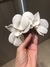 Grinalda Pente para Noivas Orquídea em porcelana fria - Vera - Duas Damas Noivas | Joias e Acessórios