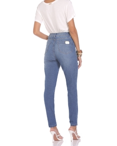 Calça Jeans Lavagem Média High Fit - comprar online