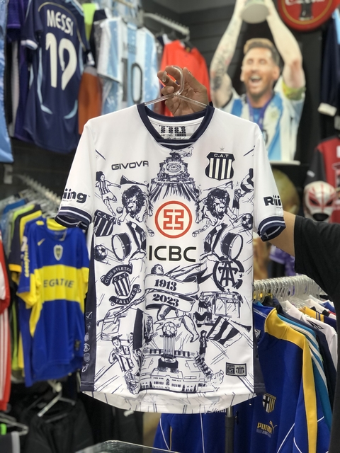 Camiseta negra de talleres hotsell