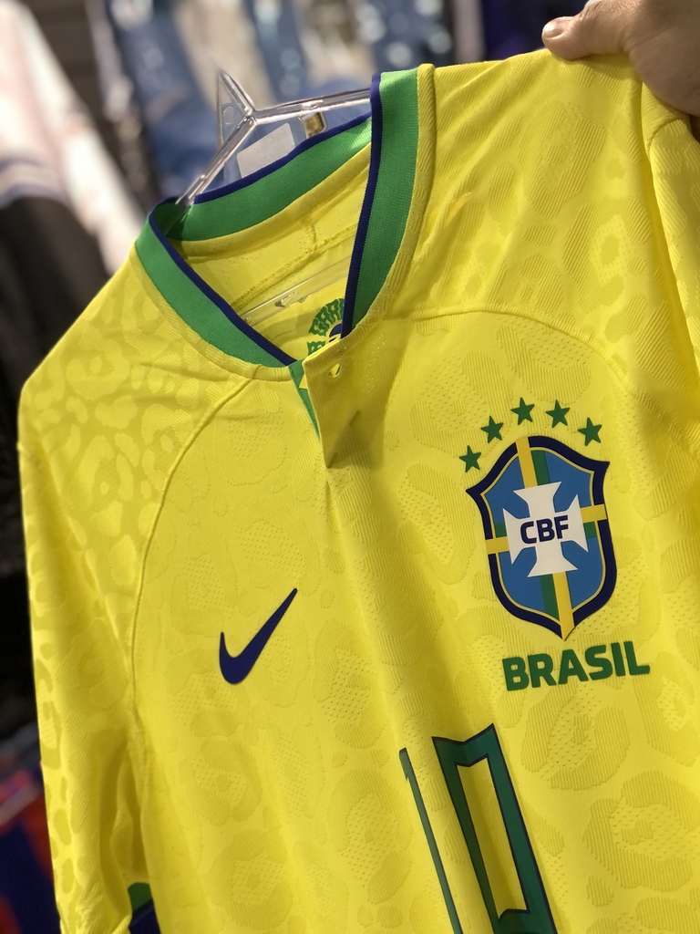 Camiseta Brasil Titular 2022-23 + Nombre + Número