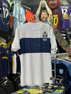 Camiseta Gimnasia y Esgrima La Plata Givova Edición Especial Titular 2023/24