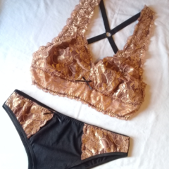 Conjunto Amelie Caramel y Oro - Allegra María Lingerie