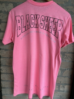 Camiseta Blacksheep pink na internet
