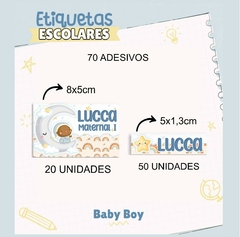 Conjunto de 70 etiquetas adesivas escolares personalizadas para meninos, incluindo 20 unidades de 8x5cm e 50 unidades de 5x1,3cm.