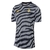 Camisa Pré-jogo da Juventus 2023/24 Inspirada no icônico uniforme principal do time, a camisa tem estampa em preto e branco. Um emblema bordado do clube ajudará a incentivá-lo a atingir seus objetivos. com 10% de Desconto na Tevo Sports