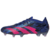 Chuteira Adidas Predator Accuracy PP.1 Low FG Pogba em azul escuro, preto e rosa. A parte superior da chuteira é texturizada com a tecnologia High Definition Grip. A sola da chuteira é dividida e tem um elemento ponderado no calcanhar.