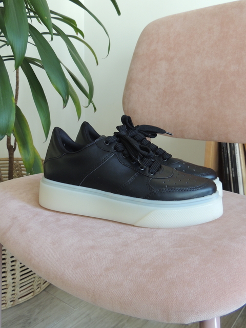 Zapatillas Stone Total Black Comprar en OMM