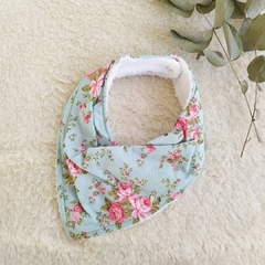 Babero bandana flores aqua y rosa