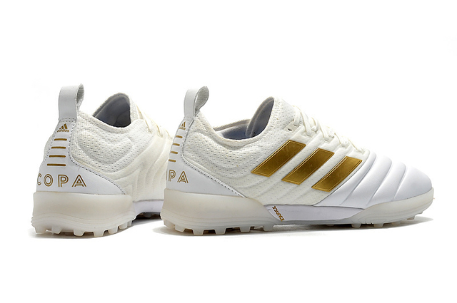 Chuteira Adidas Copa 20.1 Society - Branco/Dourado