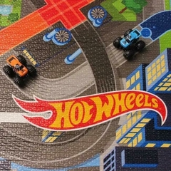 Alfombra Hot Wheels con pista reversible - comprar online