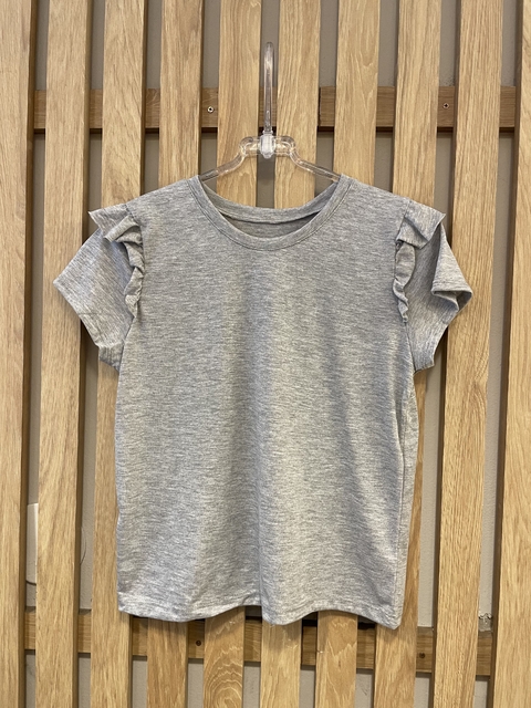 Remera de algodon con vuelos en los hombros