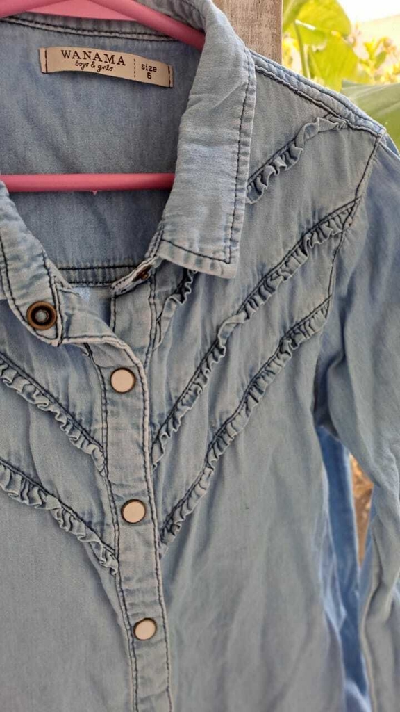 OUTLET Camisa de jean con detalle de volados. WANAMA. Talle 6 a os