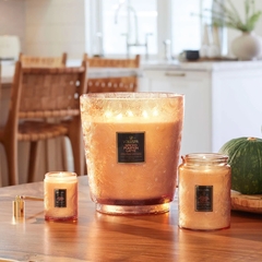 Vela Pote De Vidro 100H Japonica Spiced Pumpkin Latte Voluspa na internet