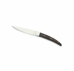uma faca de carne ou churrasco de aço japonês com cabo de madeira da marca italiana Legnoart