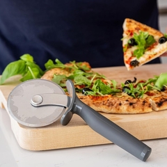 Cortador De Pizza Profissional Lamina Inox Cinza KitchenAid - Manufakt