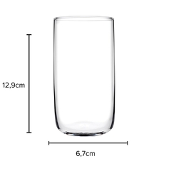 copo de vidro transparente e suas medidas correspondentes