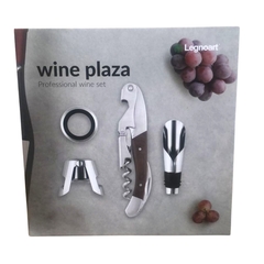 um Kit De Acessórios para vinho com abridor, corta gotas, anel antigotejamento e uma tampa para garrafa