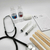 Set Pequeños Doctores Kit Funcional Valija + Guarda polvo doctor-a + Estetoscopio + 15 accesorios - tienda online