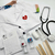 Set Pequeños Doctores Kit Funcional Valija + Guarda polvo doctor-a + Estetoscopio + 15 accesorios - comprar online