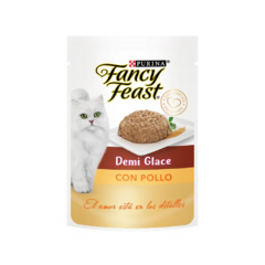 Descubre el delicioso y nutritivo Fancy Feast Demi Glace Pollo para Gatos Adultos. Este alimento húmedo premium, en su presentación de 85 gramos, está especialmente formulado para satisfacer los exigentes paladares de los gatos adultos.